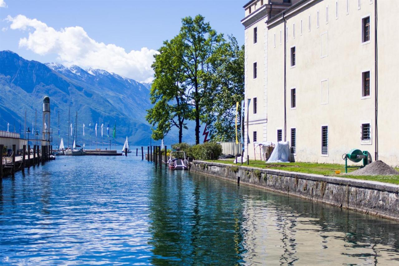 Appartamento Casa Anna Riva del Garda Esterno foto