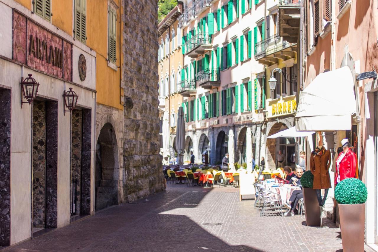 Appartamento Casa Anna Riva del Garda Esterno foto