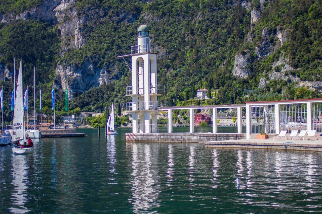 Appartamento Casa Anna Riva del Garda Esterno foto