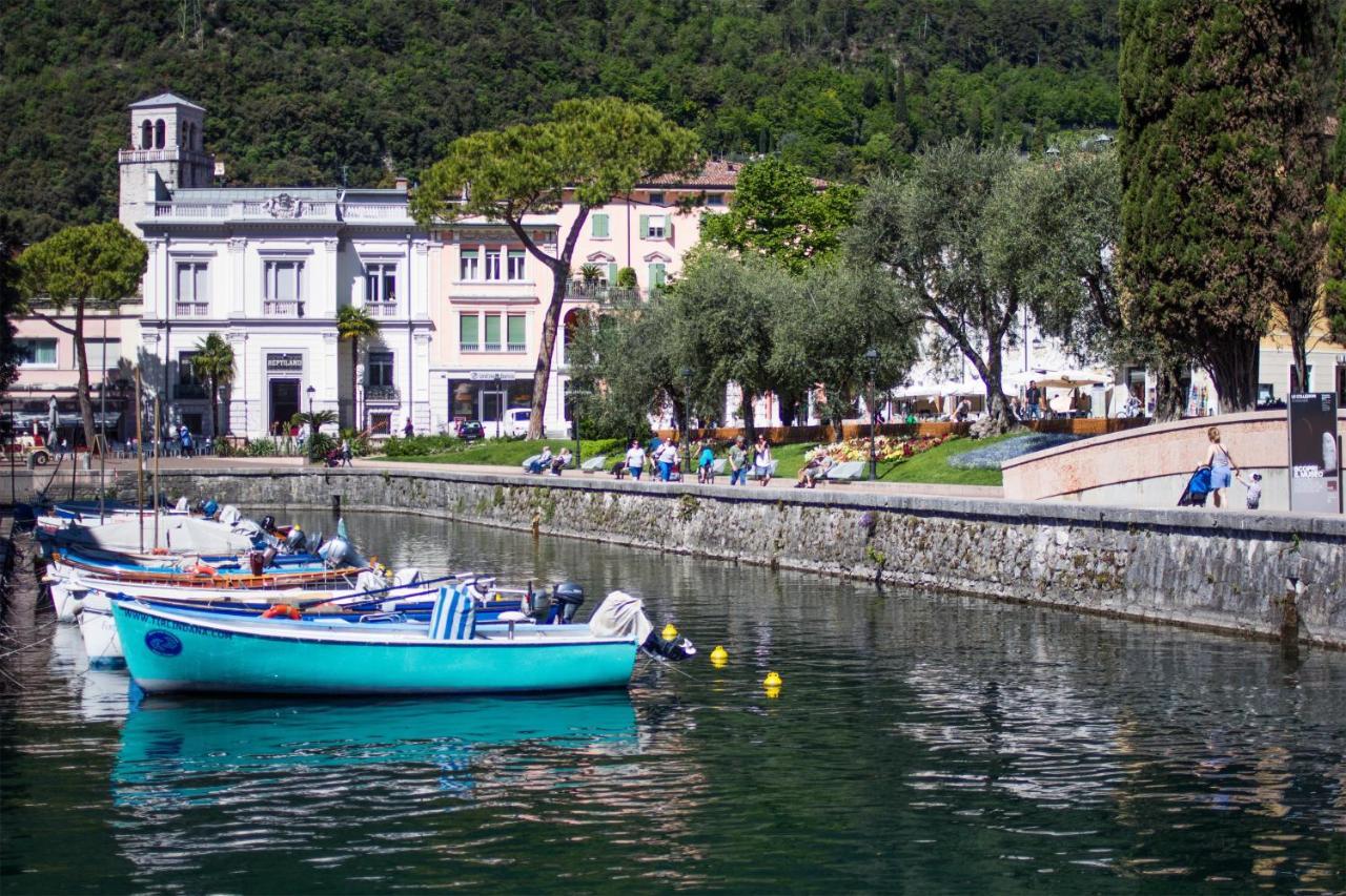 Appartamento Casa Anna Riva del Garda Esterno foto