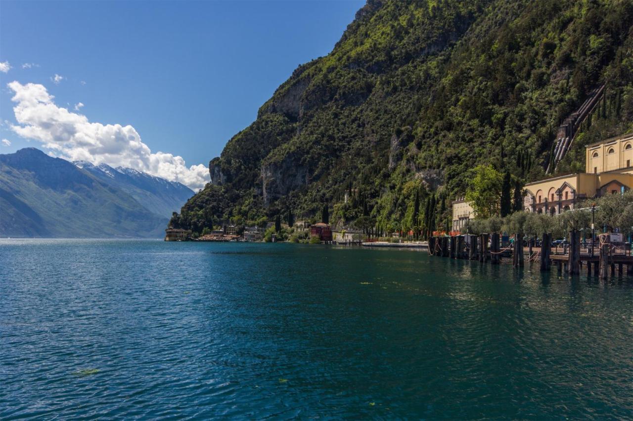 Appartamento Casa Anna Riva del Garda Esterno foto