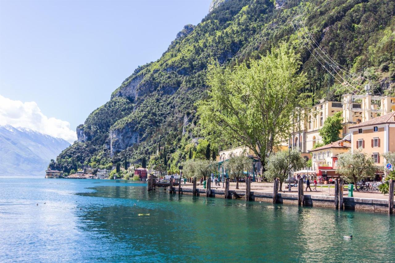 Appartamento Casa Anna Riva del Garda Esterno foto